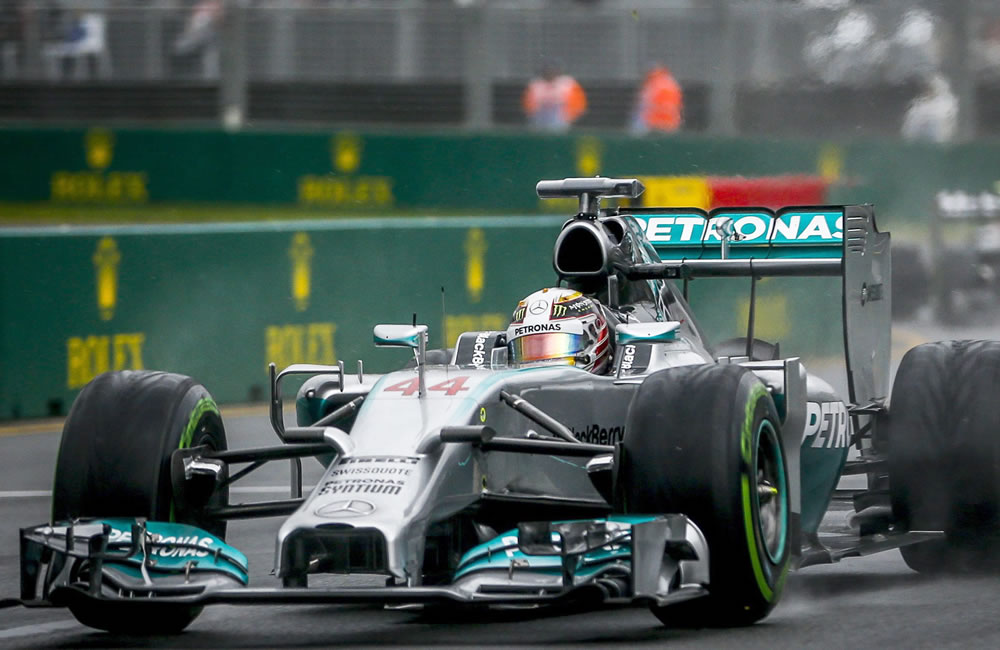 El piloto británico Lewis Hamilton saldrá primero en el Gran Premio de Australia. Foto: EFE