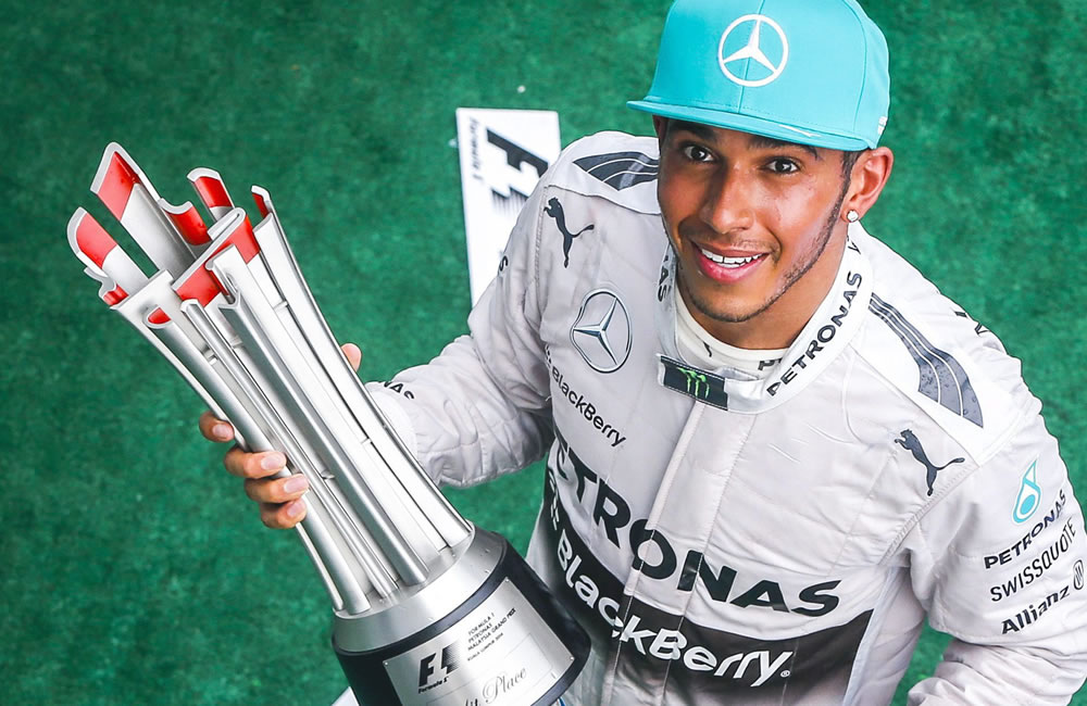 El piloto británico Lewis Hamilton se coronó campeón del Gran Premio de Malasia. Foto: EFE