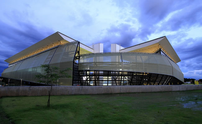 Estadio mundialista Arena Pantanal, de Cuiabá, recibe primer partido oficial. Foto: EFE