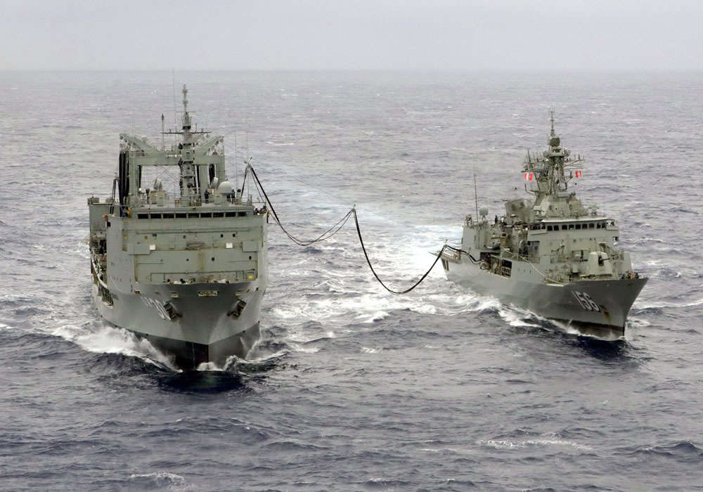 A handout picture made available by the Australian Department of Defense (DOD) on 05 April 2014 shows the Royal Australian Navy (RAN) ship HMAS Toowoomba. Foto: EFE