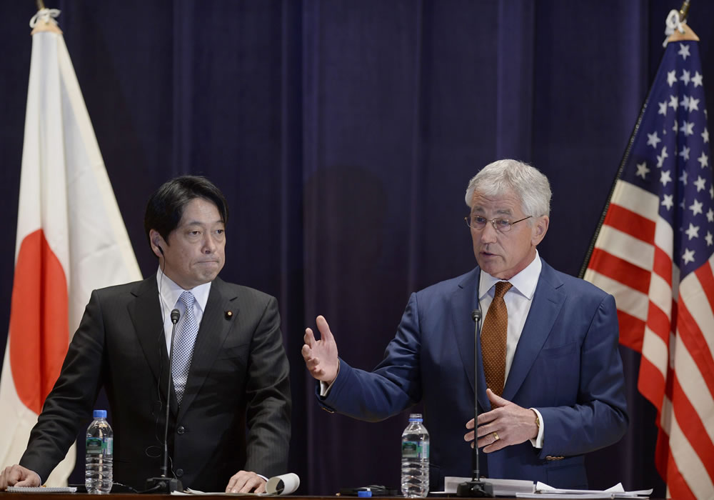 US Secretary of Defense Chuck Hagel (R) and his Japanese counterpart Itsunori Onodera (L) attend a joint press conference after their meeting at the Defense Ministry in Tokyo, Japan. Foto: EFE