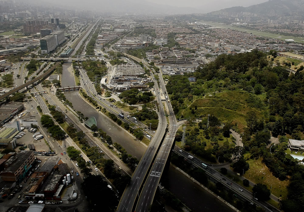 Fotografía panorámica de Medellín (Colombia). La ciudad albergará, del 5 al 11 de abril, la séptima versión del Foro Urbano Mundial. Foto: EFE