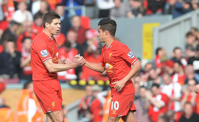 Dos penaltis de Gerrard mantienen líder al Liverpool. Foto: EFE