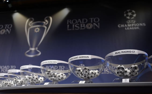Cuatro campeones esperan suerte rumbo a la final de Lisboa. Foto: EFE