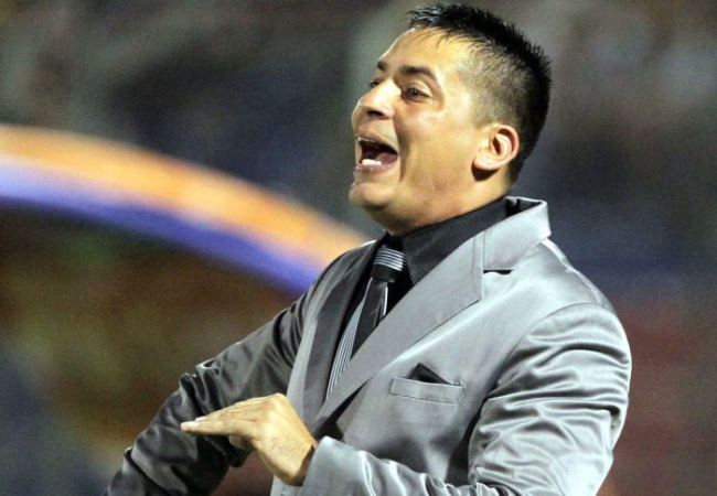 Héctor Cárdenas seguirá siendo el timonel del Deportivo Cali. Foto: EFE