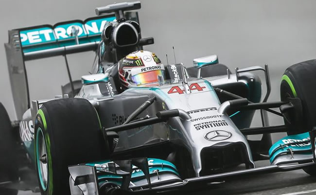El piloto británico Lewis Hamilton saldrá primero en el Gran Premio de China. Foto: EFE