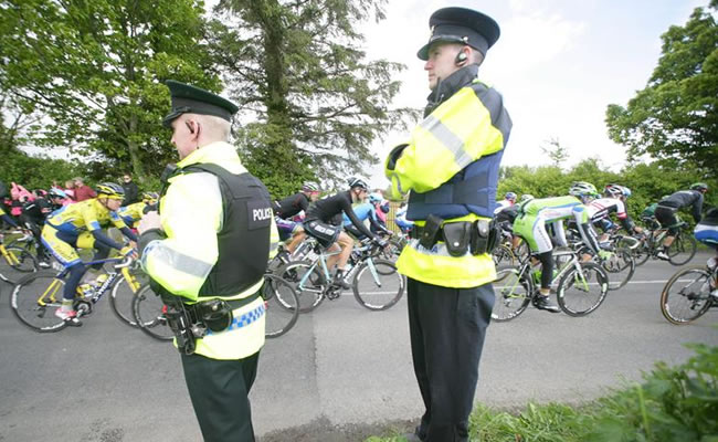 Un detenido tras hallazgo de bomba la víspera de la llegada del Giro a Dublín. Foto: EFE