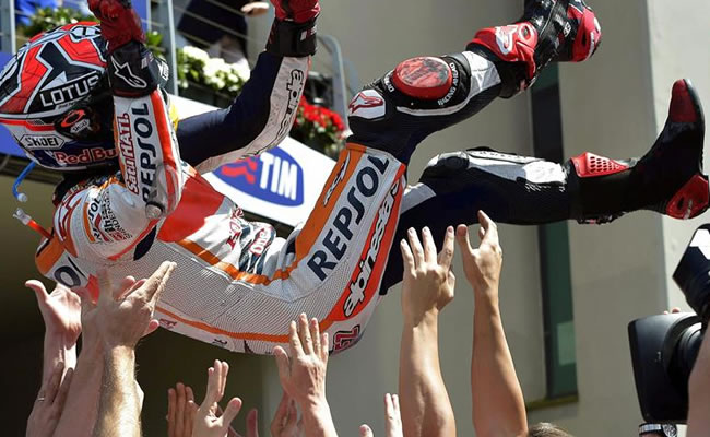 El piloto español Marc Márquez se coronó campeón del Gran Premio de Italia. Foto: EFE