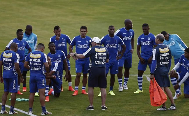Los jugadores de la selección de Honduras durante el primer entrenamiento del combinado.. Foto: EFE
