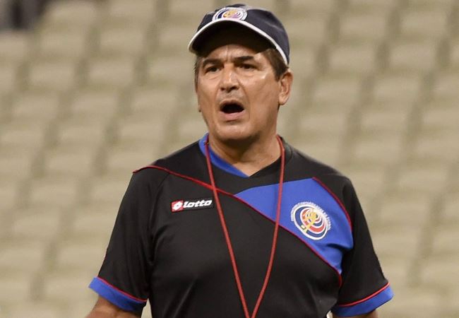 Jorge Luis Pinto debutará como técnico en un Mundial con Costa Rica ante Uruguay. Foto: EFE