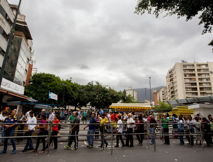 Colombianos votan en Venezuela. Foto: EFE