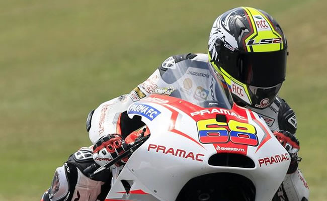 El piloto colombiano de MotoGP del equipo Pramac Racing, Yonny Hernandez. Foto: EFE