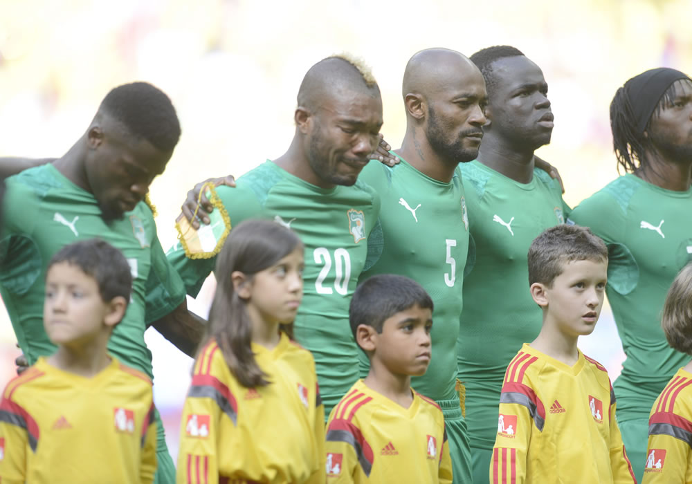 Marfileño Serey jugó ante Colombia dos horas después de conocer muerte padre. Foto: EFE