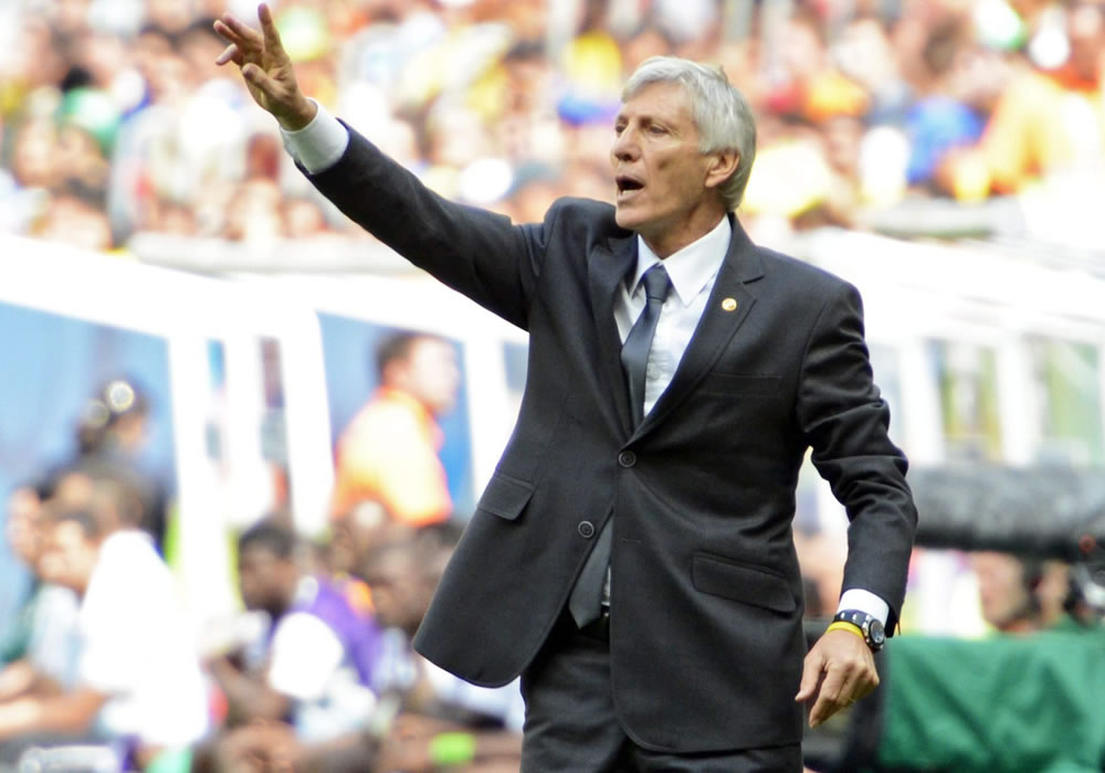 Colombia's Argentine head coach Jose Pekerman gestures during the FIFA World Cup 2014 group C preliminary round match between Colombia and the Ivory Coast at the Estadio Nacional in Brasilia. Foto: EFE