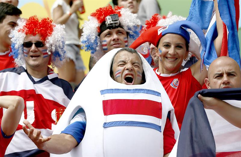 Costa Rican soccer fans prior the FIFA World Cup 2014 group D. Foto: EFE