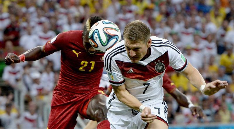 Alemania, con goles de Göetze (51’) y Klose (71’), igualo 2-2 con Ghana, que marcó con Ayew (54’) y Gyan (63’). Foto: EFE