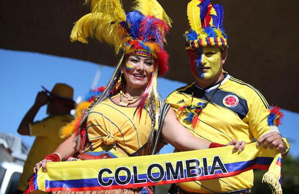 Aficionados colombianos animan a su equipo. Foto: EFE
