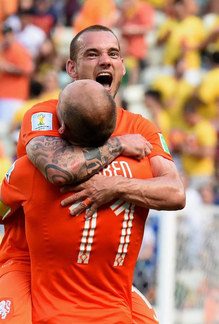 Huntelaar y Sneijder hicieron milagro de la clasificación para Holanda. Foto: EFE