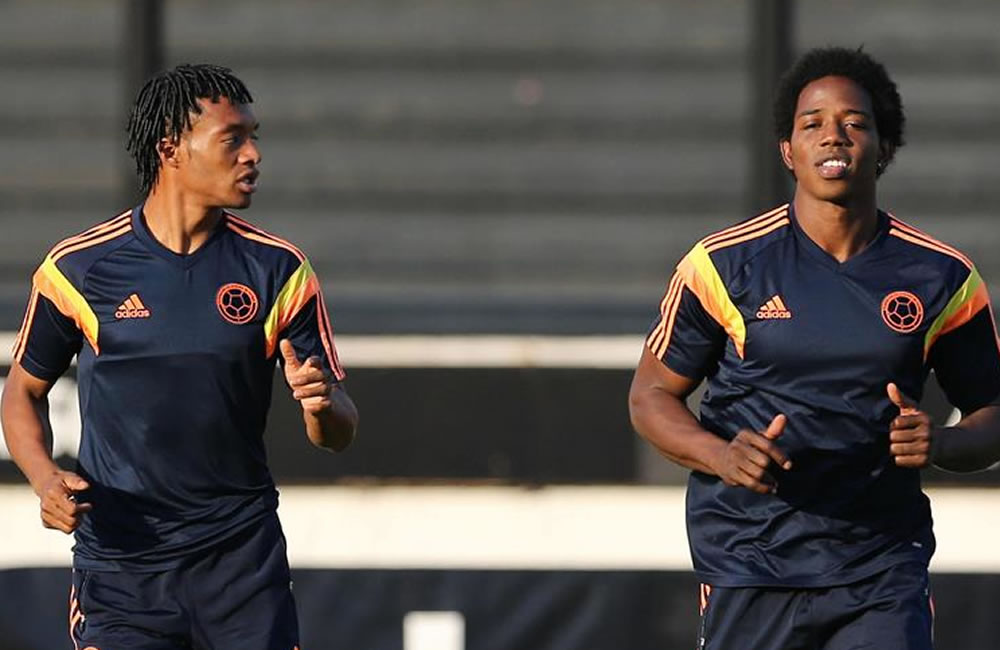 Los jugadores de la selección Colombia Juan Guillermo Cuadrado (i) y Carlos Sánchez (d). Foto: EFE