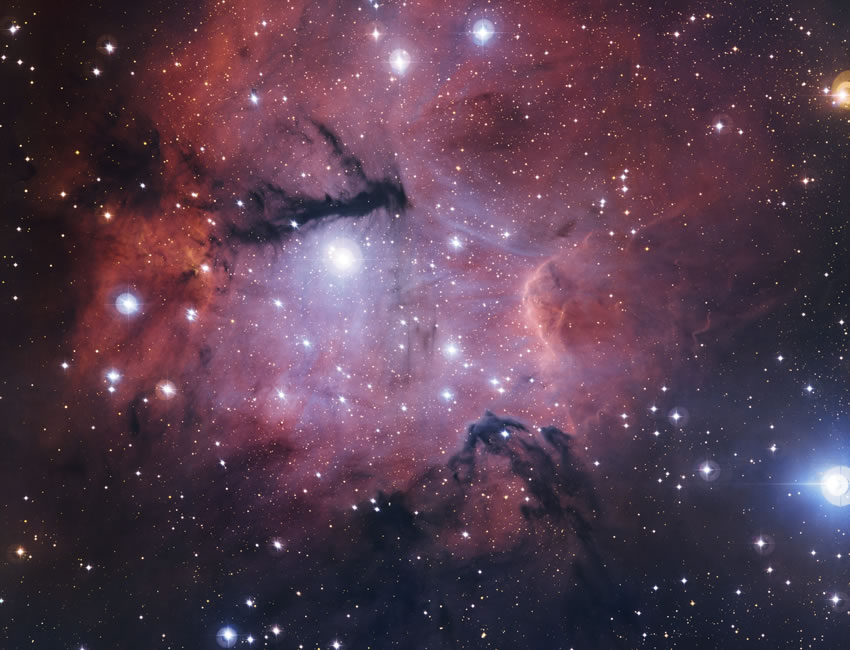 Imagen de Gum 15, un hasta ahora poco conocido cúmulo de estrellas jóvenes que, una vez alcancen la edad adulta, causarán su muerte. Foto: EFE