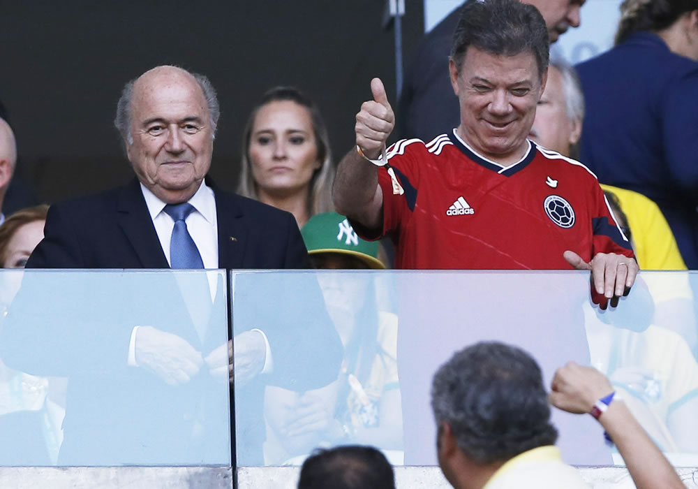 El presidente de Colombia, Juan Manuel Santos, felicitó a los jugadores de la selección Colombia. Foto: EFE