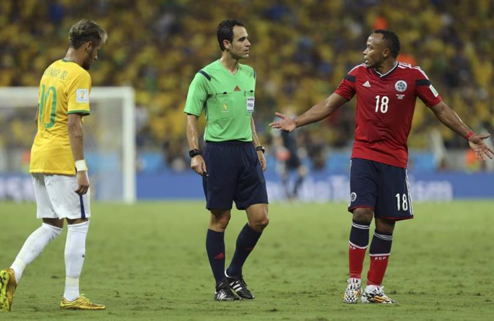 Camilo Zúñiga no imaginó que iba a dejar sin Mundial a Neymar. Foto: EFE