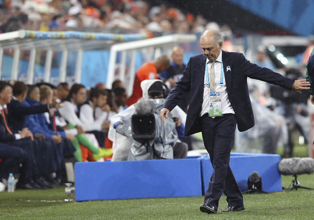 El representante de Alejandro Sabella, Eugenio López, ratificó que el DT argentino dejará su cargo luego de la final de la Copa del Mundo. Foto: EFE