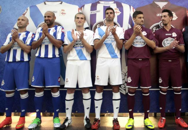 Estos son los nuevos uniformes del Deportivo de La Coruña. Foto: EFE