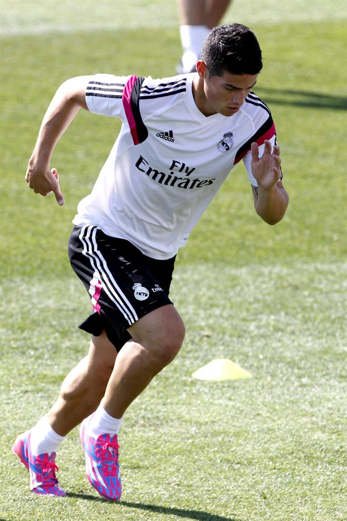 El delantero colombiano del Real Madrid James Rodriguez durante el entrenamiento. Foto: EFE