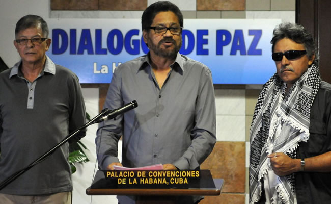 Las FARC piden reconocer responsabilidad principal del Estado en el conflicto. Foto: EFE