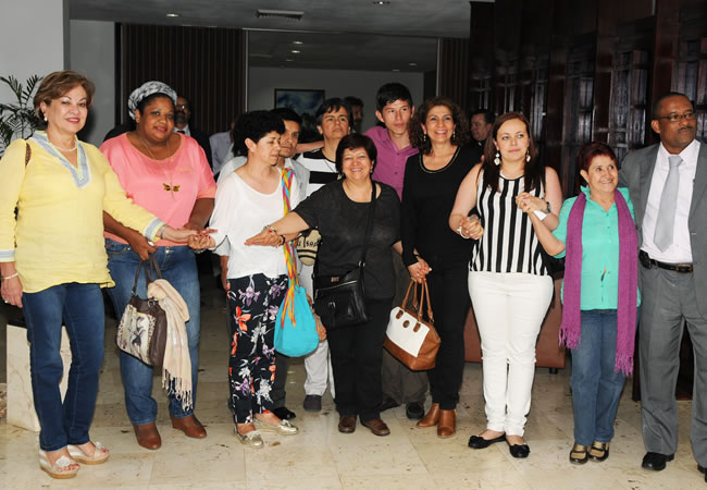 Segundo grupo de víctimas del conflicto colombiano ya está en la Habana. Foto: EFE