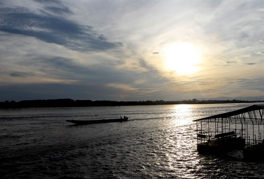 El Gobierno colombiano firmó contrato con consorcio colombo-brasileño Navalena la concesión de los trabajos para recuperar la navegabilidad del río Magdalena. Foto: EFE