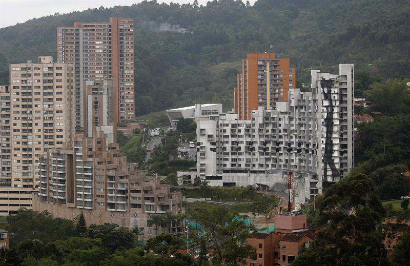 Implosión del Edificio Space de Medellín. Foto: EFE