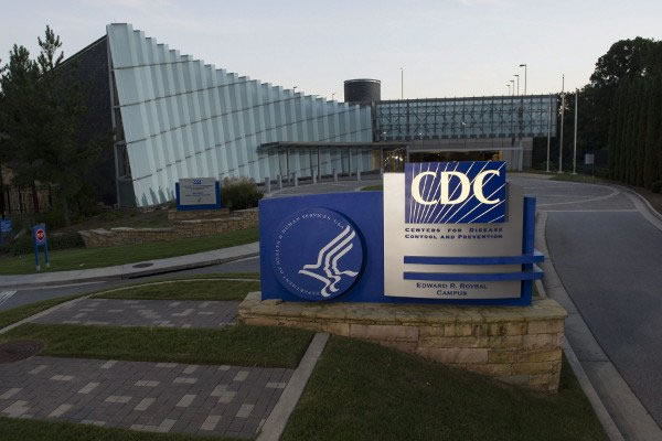 Entrada de los centros para el Control y Prevención de Enfermedades (CDC) de Estados Unidos John Amis. Foto: EFE
