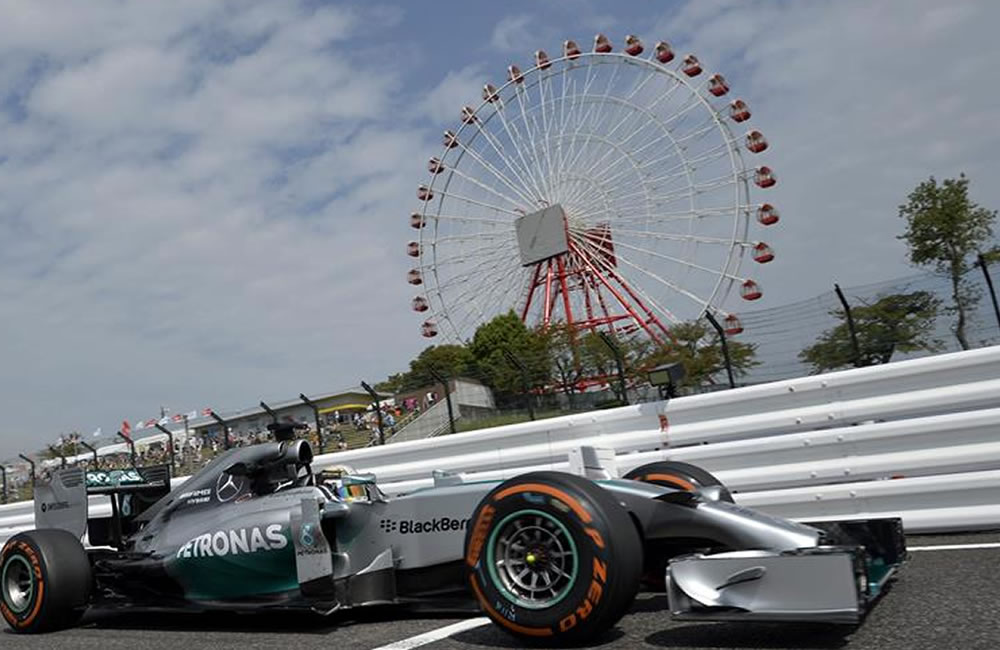 El piloto británico de Fórmula Uno Lewis Hamilton, de Mercedes, participa en la primera sesión de entrenamientos libres. Foto: EFE