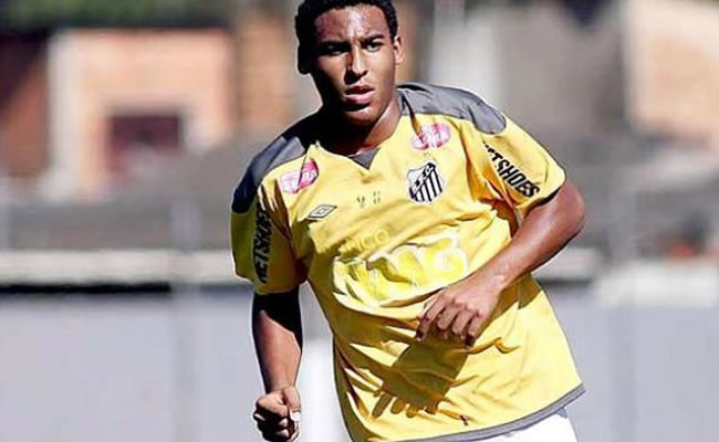 El hijo menor de Edson Arantes do Nascimento 'Pelé', el delantero Joshua Seixas Arantes do Nascimento. Foto: Twitter
