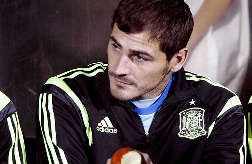 El portero de la selección española Iker Casillas en el banquillo. Foto: EFE