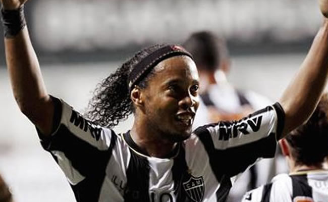 Entrenador del Atlético Mineiro reconoce que motivó la salida de Ronaldinho. Foto: EFE
