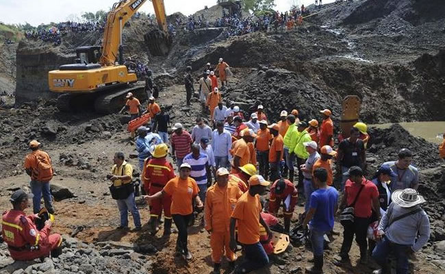 Rescate de fallecidos en mina, se alarga por difícil acceso. Foto: Twitter