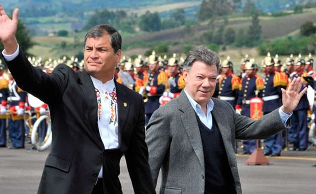 el presidente ecuatoriano Rafael Correa y su homólogo colombiano, Juan Manuel Santos. Foto: EFE