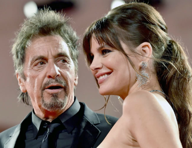 Al Pacino arriba con la actriz argentina Lucila Sola. Foto: EFE