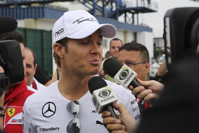 El alemán Nico Rosberg (Mercedes) se impuso este domingo en el Gran Premio de Brasil, decimoctava y penúltima prueba del Mundial de Fórmula Uno. Foto: EFE