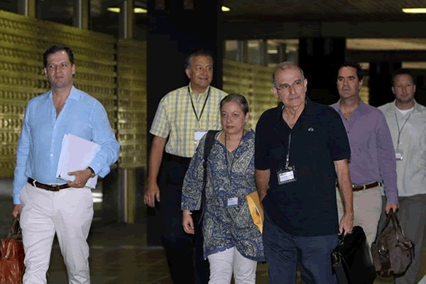 Colombia anuncia regreso de negociadores a Cuba. Foto: EFE