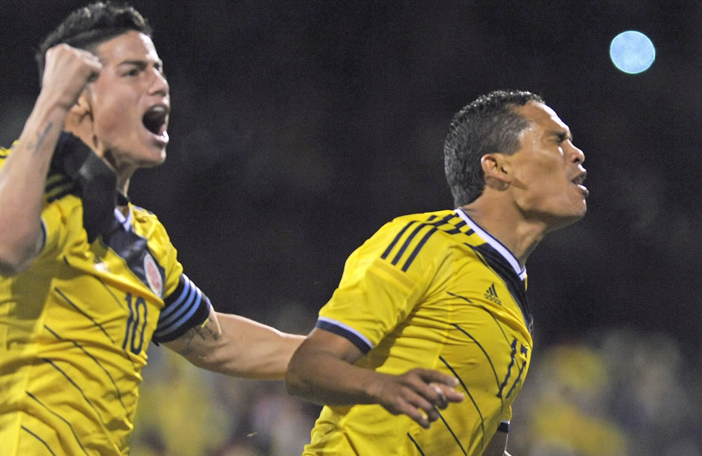 Los jugadores de la selección Colombia James Rodríguez y Carlos Bacca. Foto: EFE