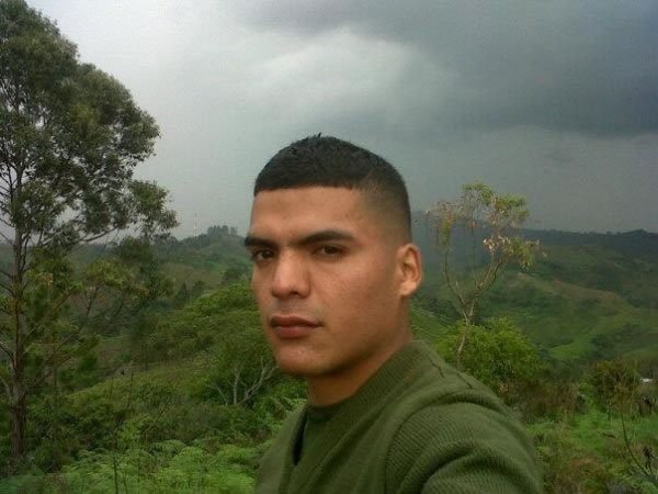 Soldado Carlos Becerra. Foto: Facebook
