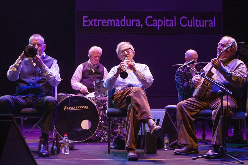 Woody Allen y su "New Orleans Jazz Band" encandilan a Badajoz. Foto: EFE