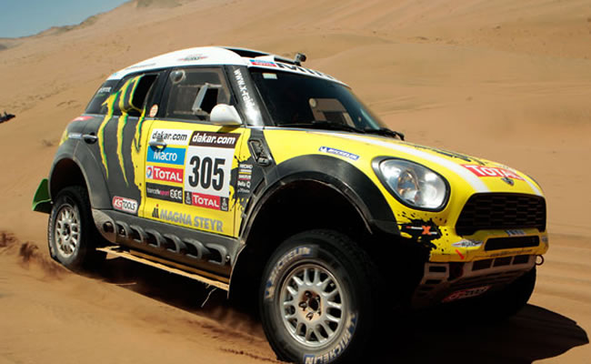 A contrarreloj equipos ultiman detalles para verificaciones técnicas de Dakar. Foto: EFE