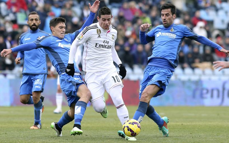 James Rodríguez hizo dos pases gol en el 0-3 del Real Madrid sobre el Getafe. Foto: EFE