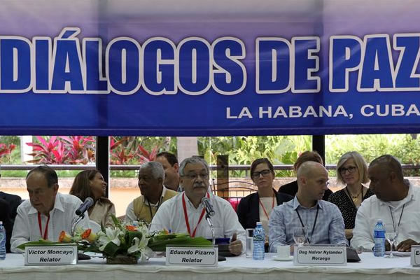 Gobierno y FARC retomarán los diálogos de paz el 25 de febrero. Foto: EFE