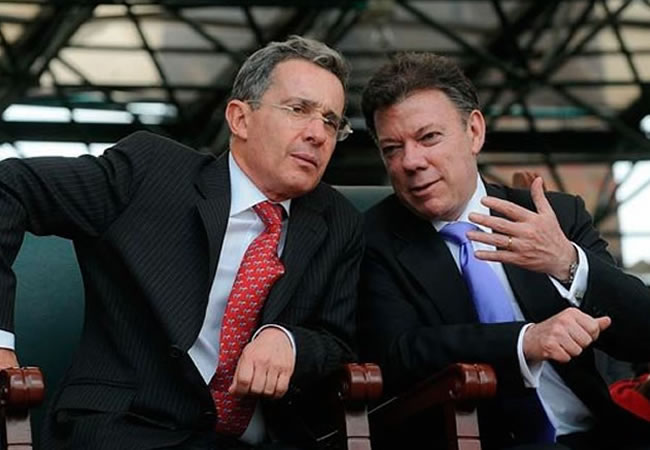 El presidente, Juan Manuel Santos y el Senador Álvaro Uribe. Foto: EFE